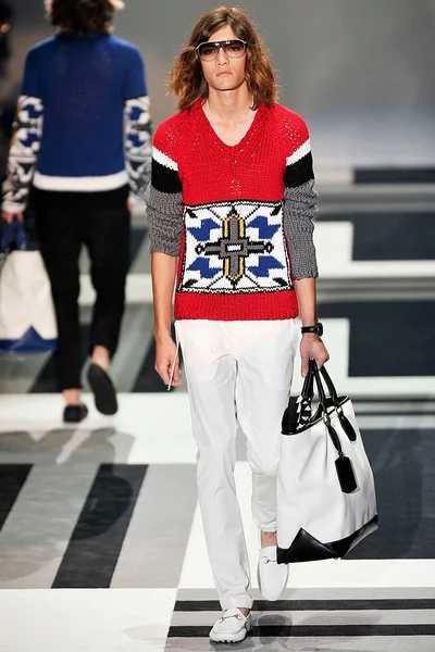 Look 9